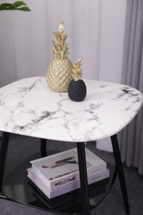 Möbilia Couchtisch 55x55 cm aus Platte Glas in Marmoroptik, Gestell pulverbeschichtetes Metall , in der Farbe Platte weiß, Ablageboden schwarz lackiert, Beine schwarz 28020010