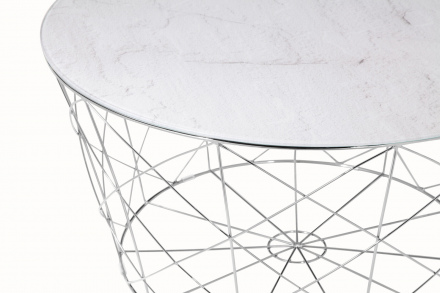 SalesFever Couchtisch mit Metallkorb Ø 80 cm, Foliert in Marmoroptik Weiß, Gestell Chromfarben
