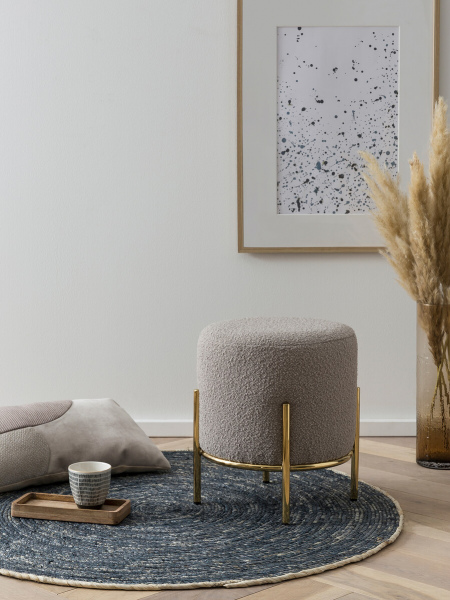 SalesFever Polsterhocker Ø35 cm Bouclé Stoff Taupe, mit Design-Gestell aus goldfarbenem Metall