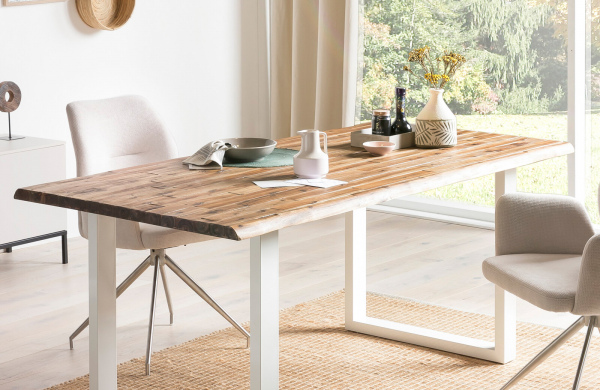 SalesFever Essgruppe 5 tlg. 180x90 cm, Esstisch Akazie, Esszimmerstuhl cognac bestehend aus 1x398791+2x372388