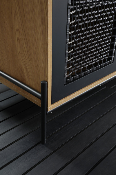 SalesFever Sideboard Natur/Schwarz, mit mattschwarzem Einsatz aus Polyrattan